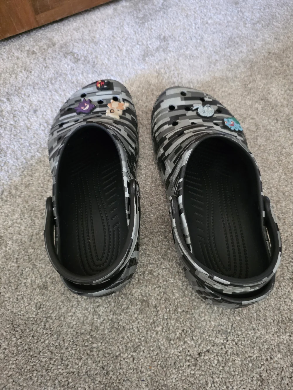 Kids Camo-Print Foam Clogs - Gray/Black with Pokemon charms